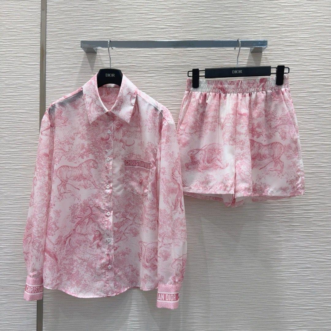 Title dresses Lilly Onlines
