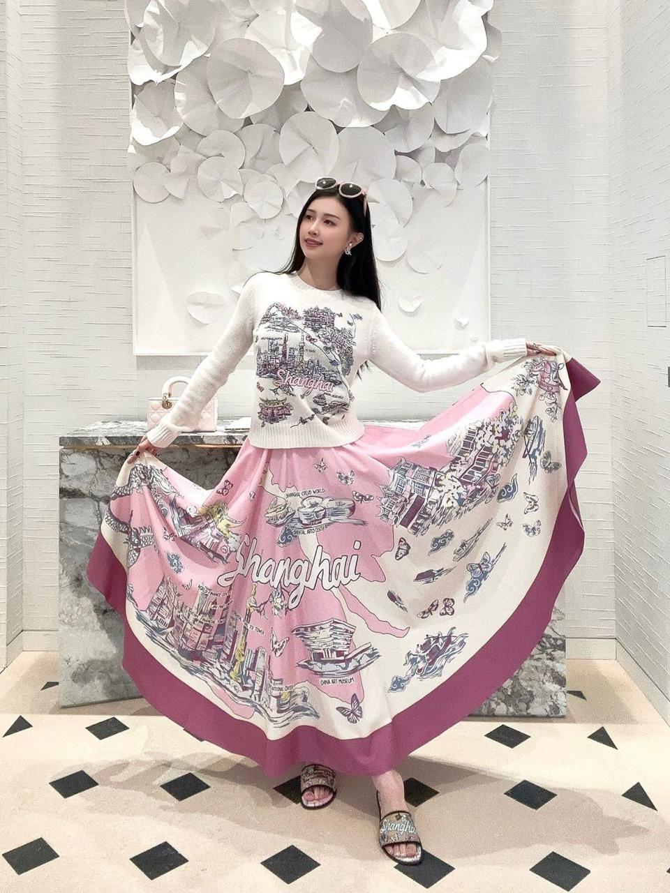 Title dresses Lilly Onlines