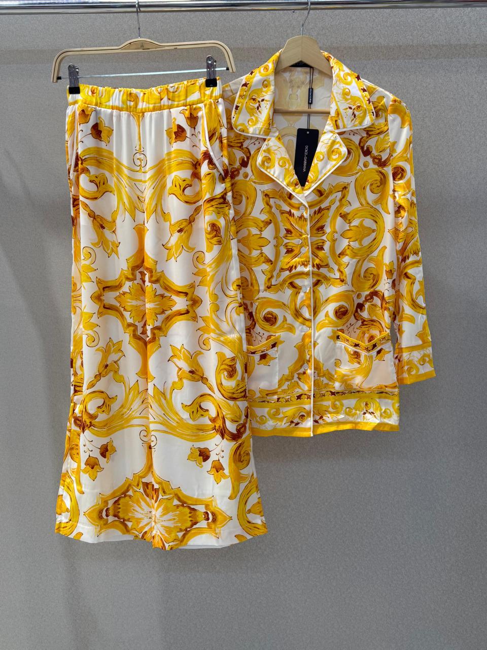 Title dresses Lilly Onlines