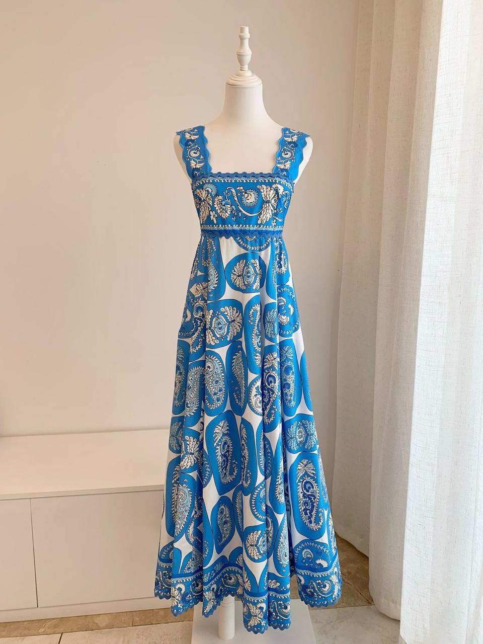 Title dresses Lilly Onlines