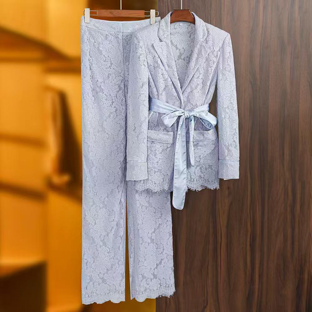 Title dresses Lilly Onlines