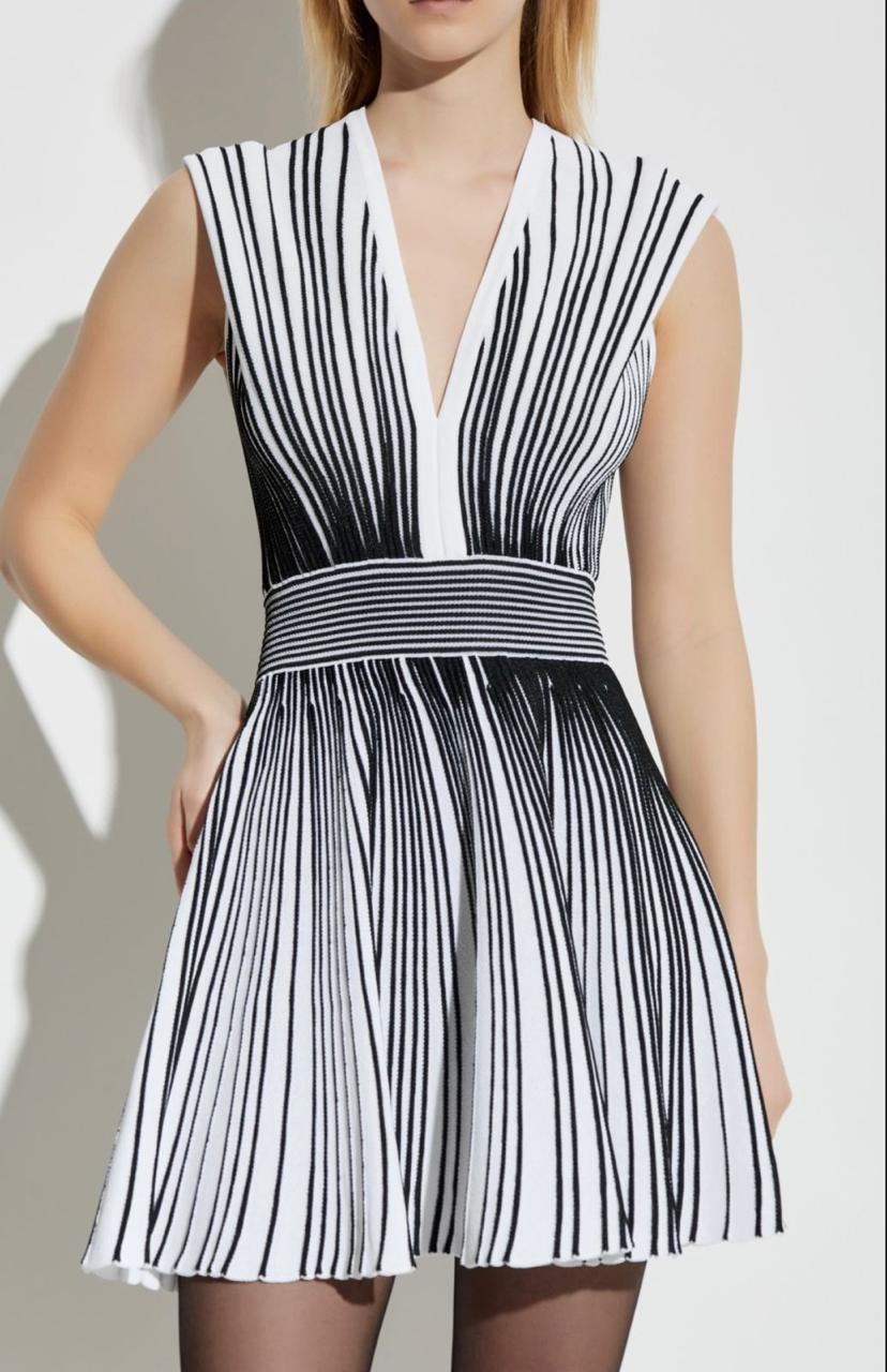 Title dresses Lilly Onlines