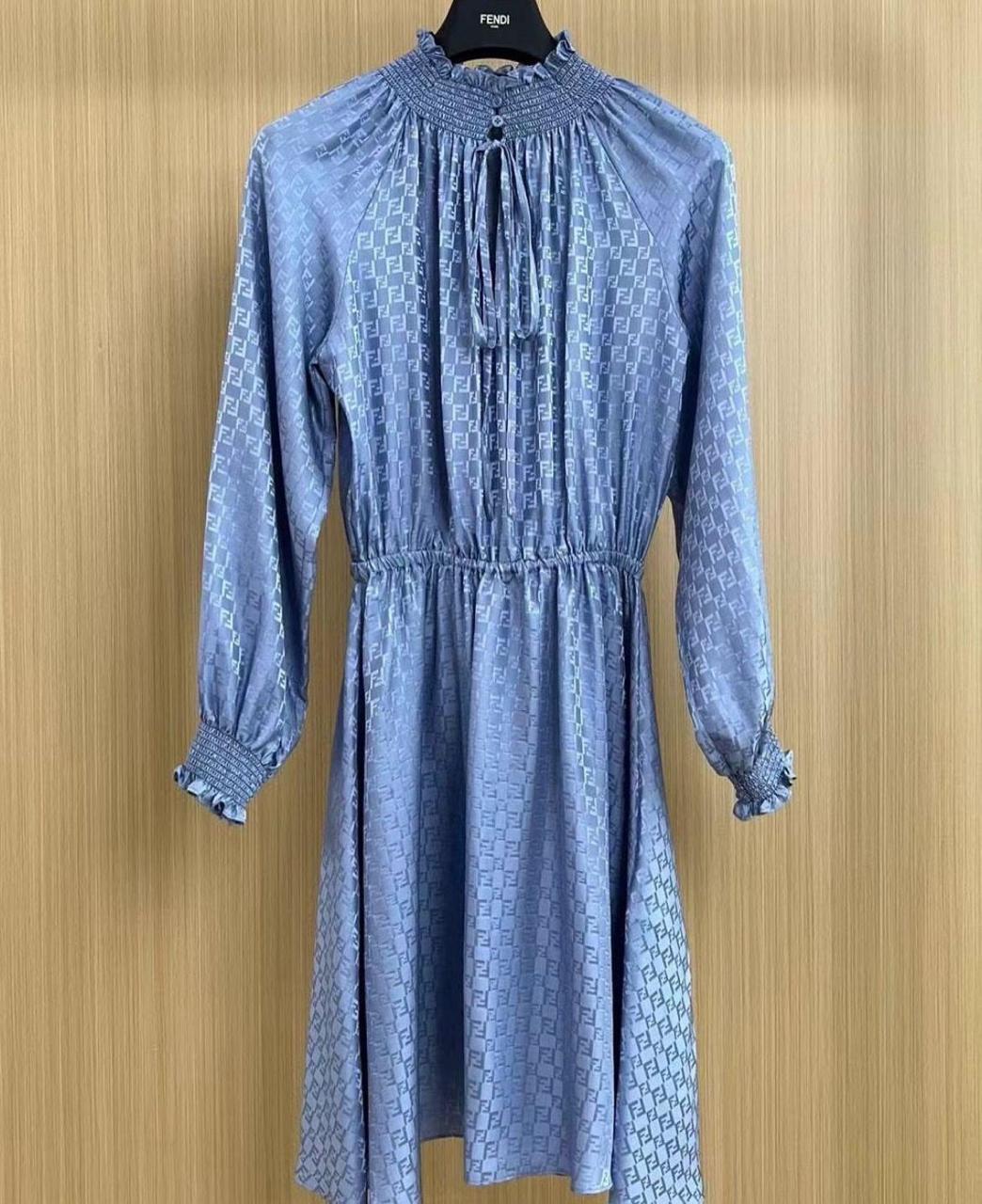 Title dresses Lilly Onlines