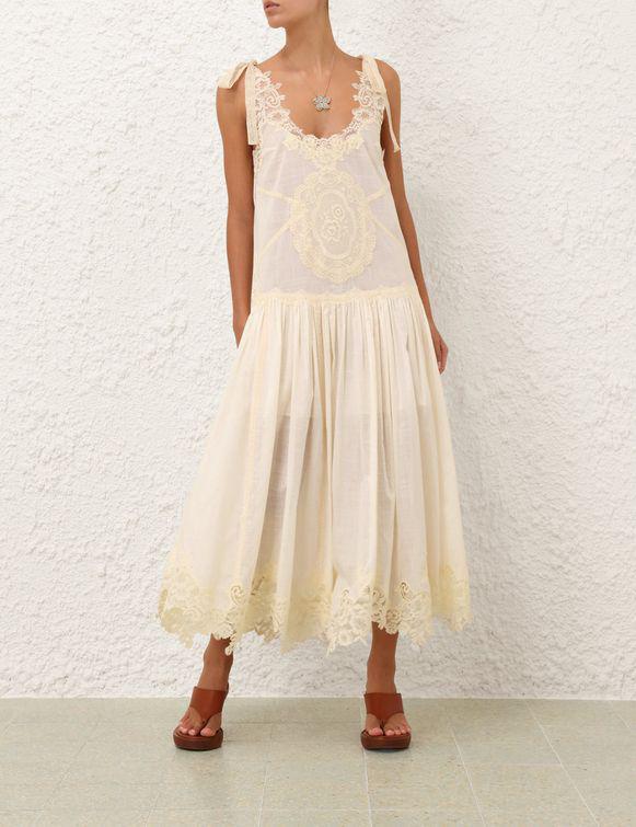 Title dresses Lilly Onlines