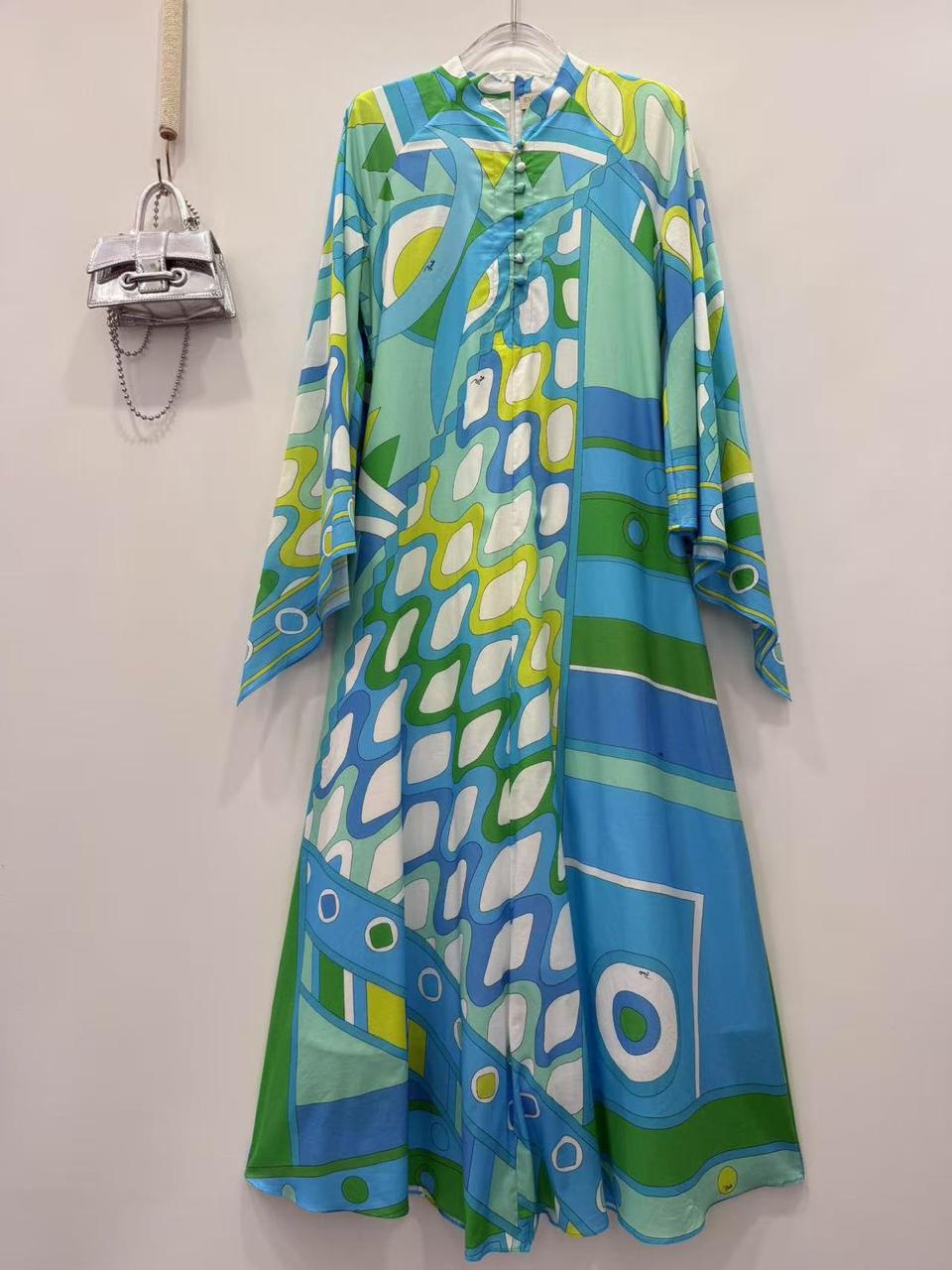 Title dresses Lilly Onlines