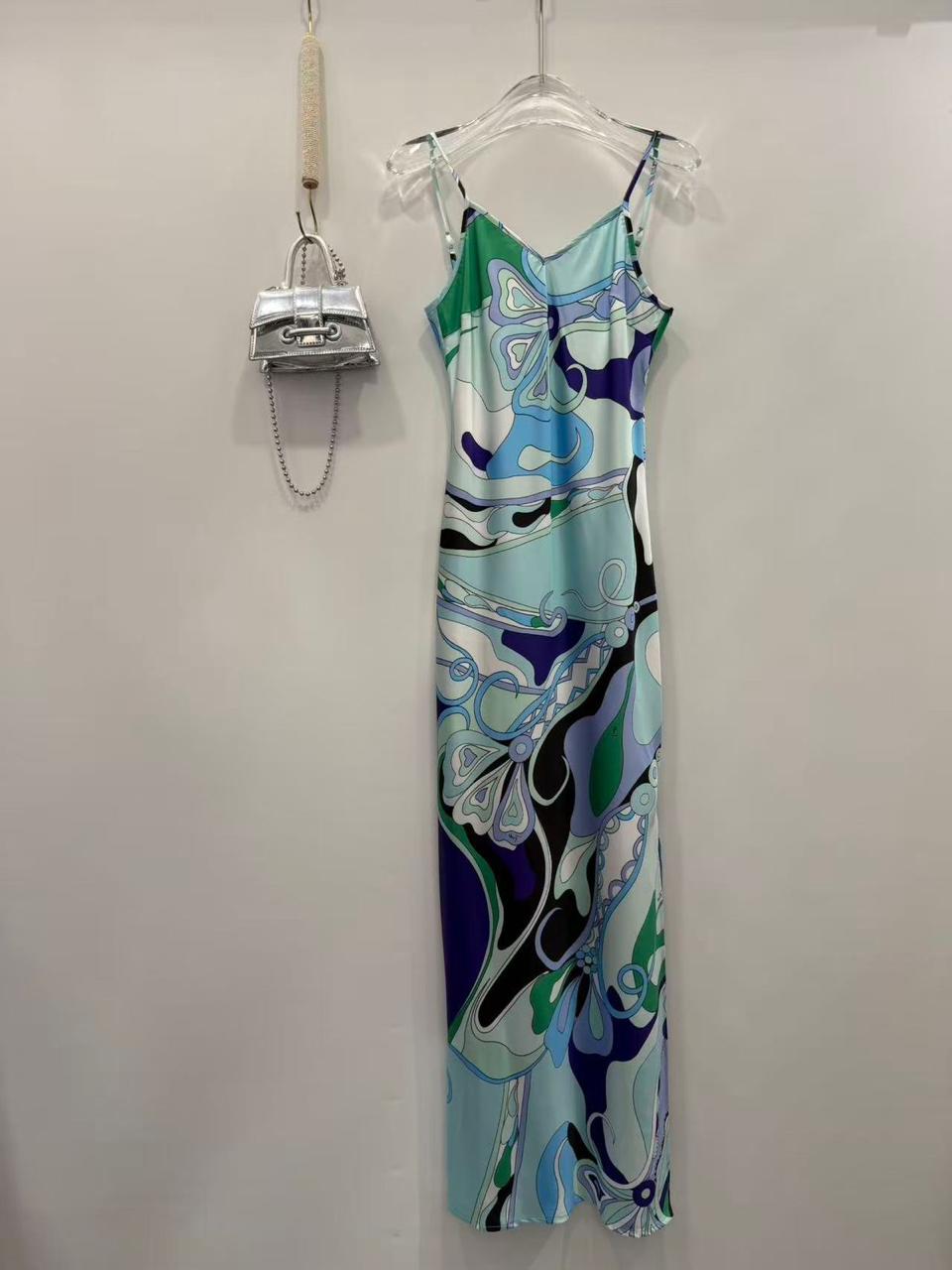 Title dresses Lilly Onlines