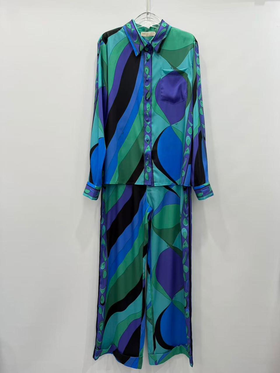 Title dresses Lilly Onlines