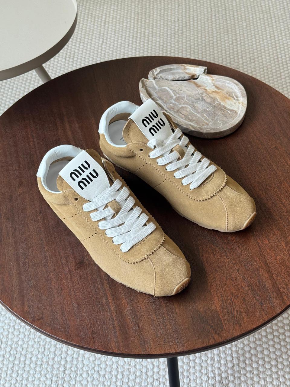 Ladies sneakers Lilly Onlines