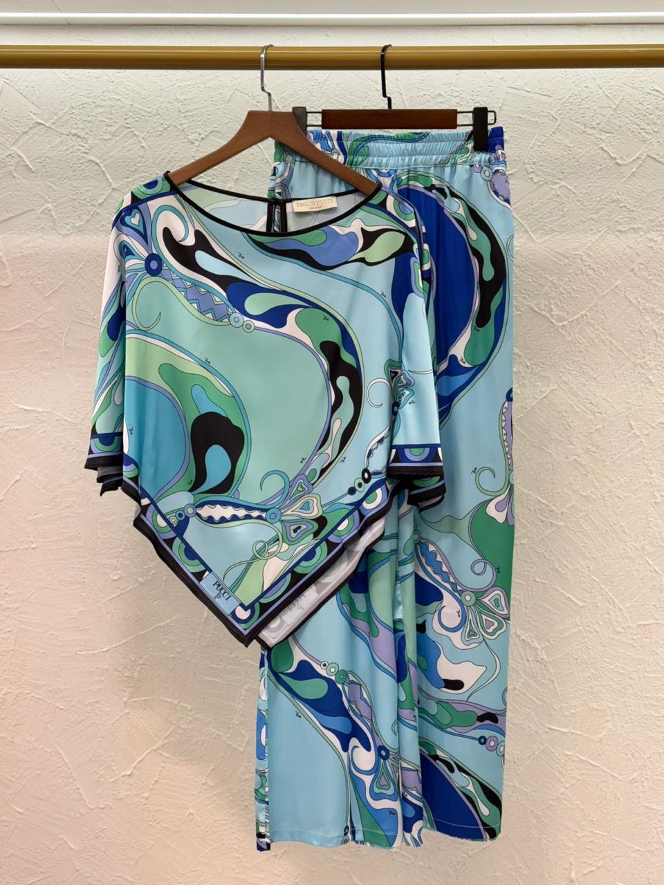 Title dresses Lilly Onlines