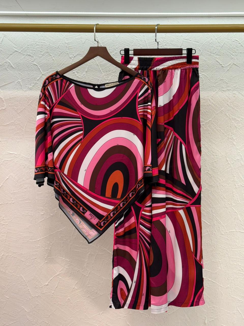 Title dresses Lilly Onlines