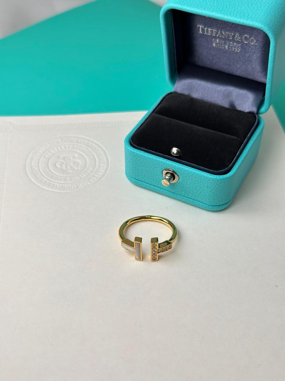 Ladies rings & earrings Lilly Onlines
