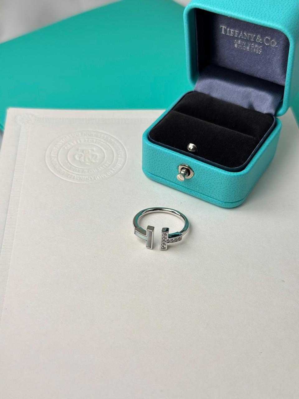Ladies rings & earrings Lilly Onlines