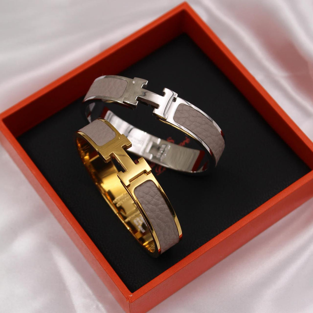 Ladies bracelets & brooches Lilly Onlines