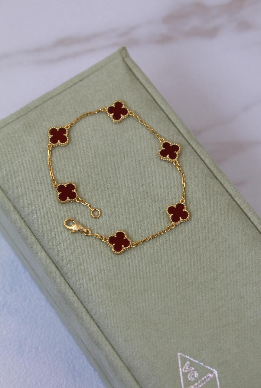 Ladies bracelets & brooches Lilly Onlines