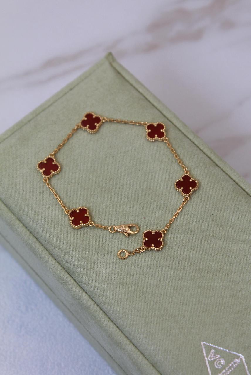 Ladies bracelets & brooches Lilly Onlines
