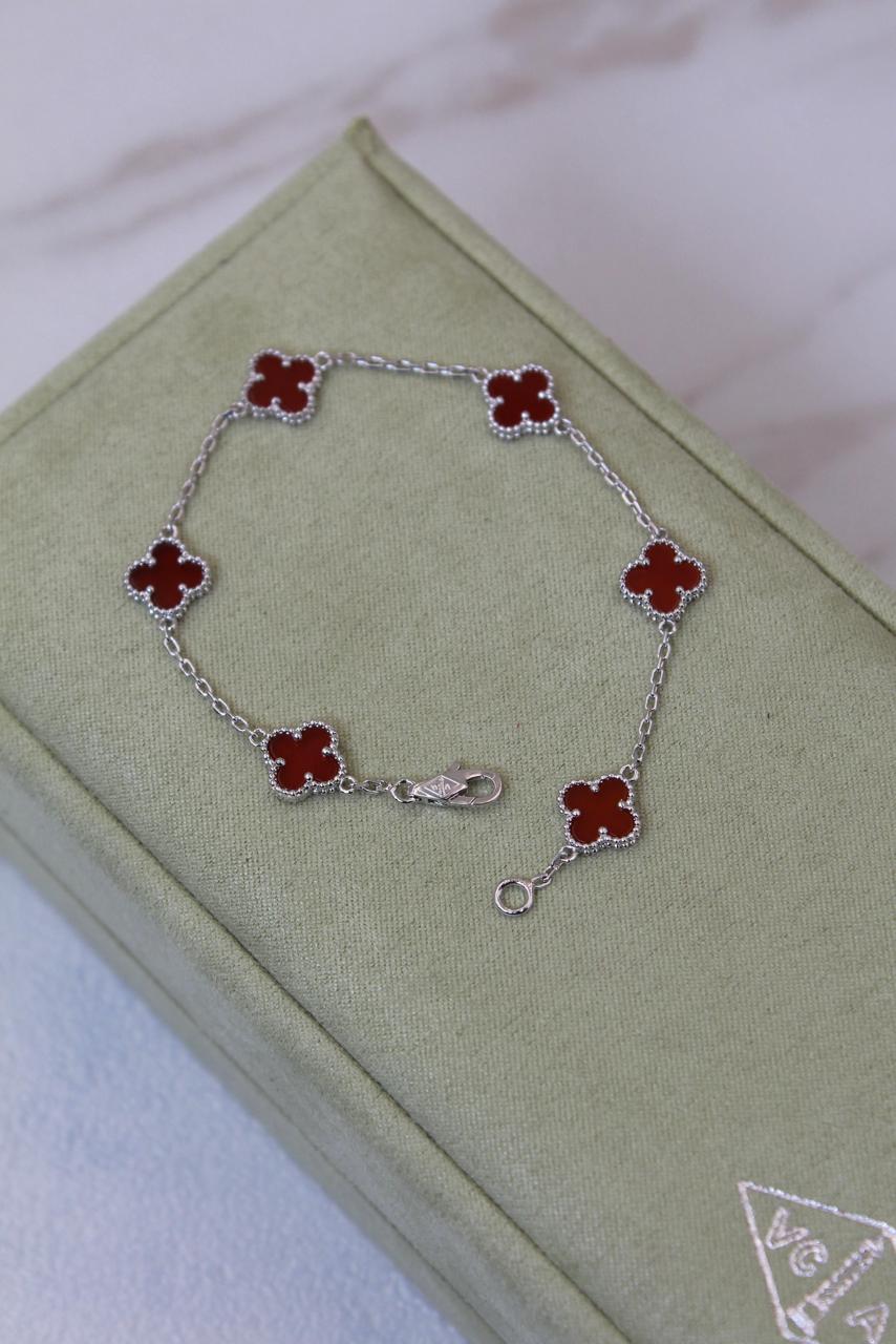 Ladies bracelets & brooches Lilly Onlines