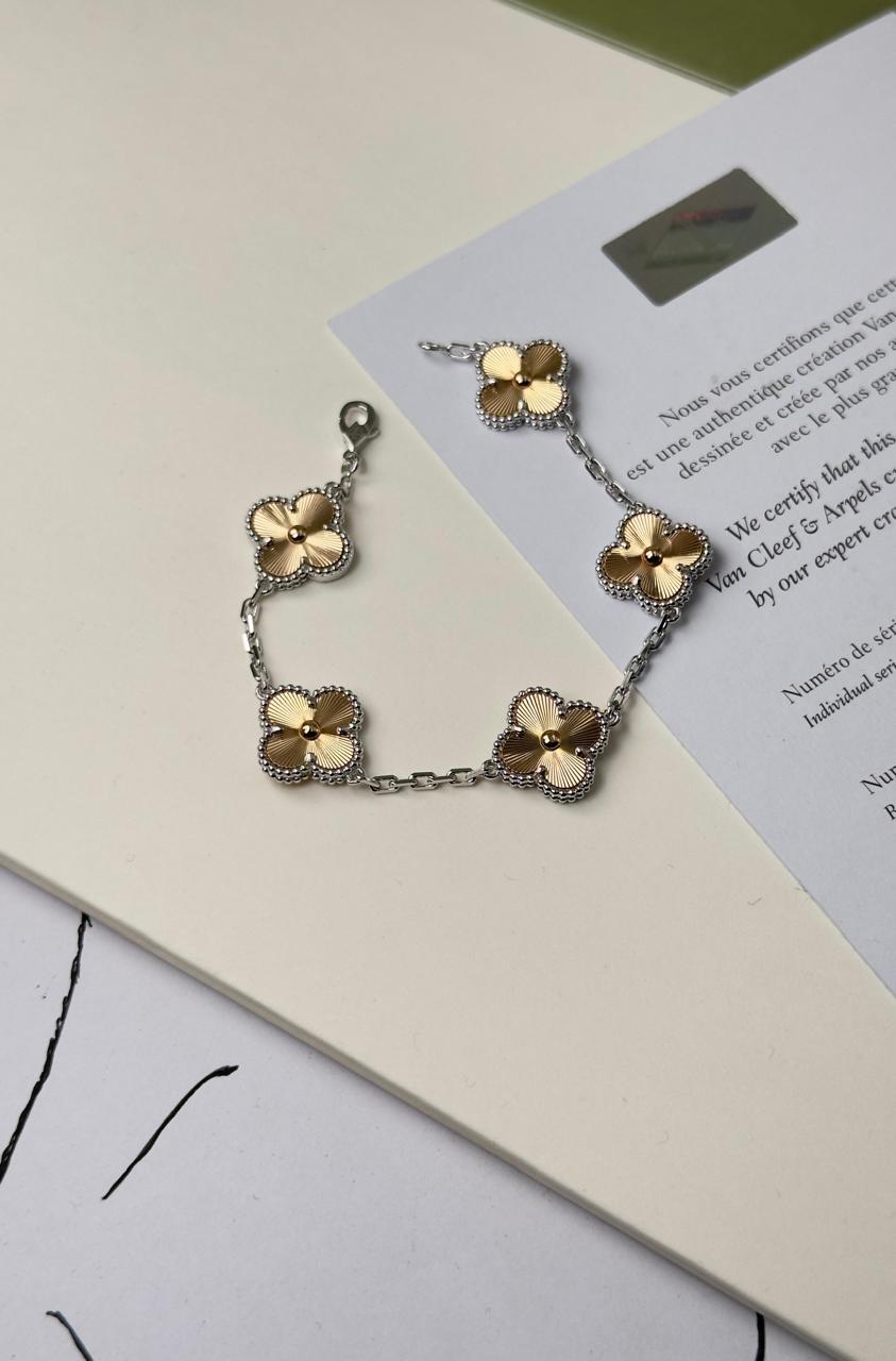 Ladies bracelets & brooches Lilly Onlines