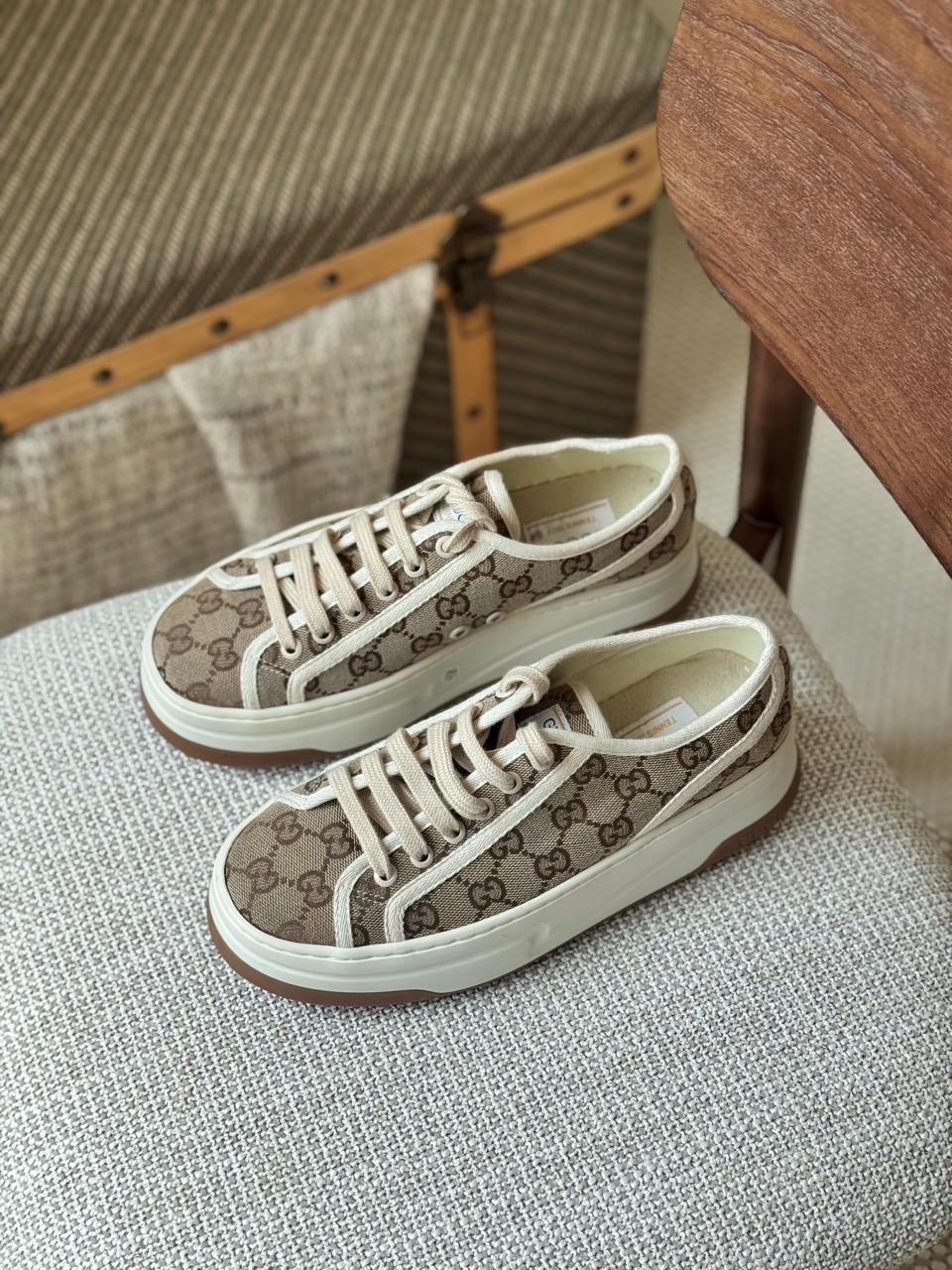 ladies sneakers Lilly Onlines