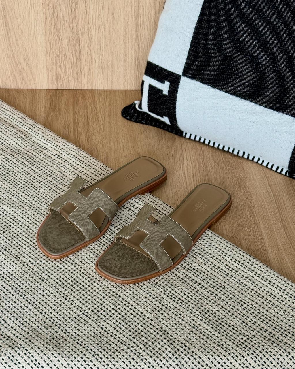 Ladies Hermes flats Lilly Onlines