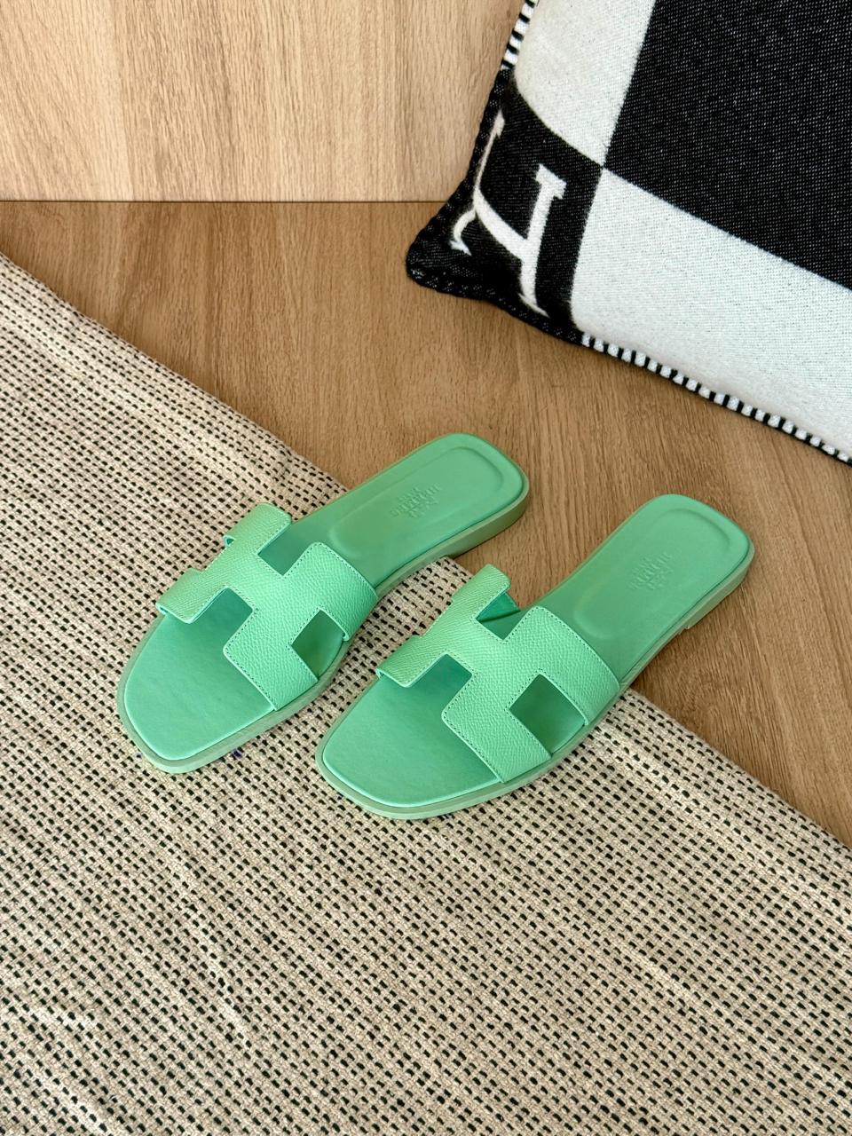 Ladies Hermes flats Lilly Onlines