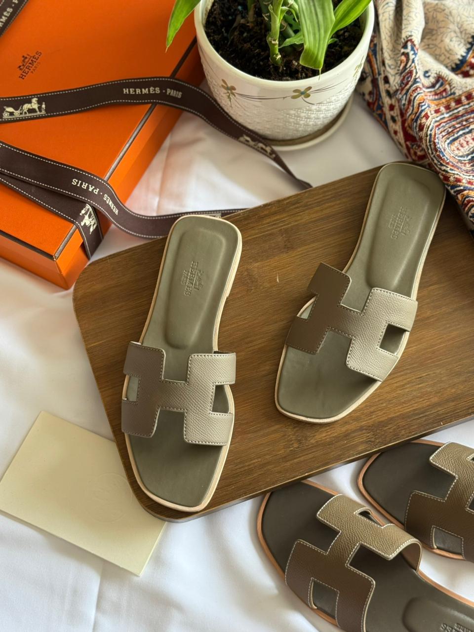 Ladies Hermes flats Lilly Onlines