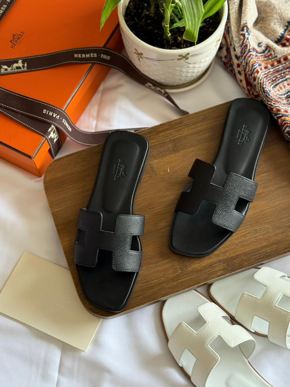 Ladies Hermes flats Lilly Onlines