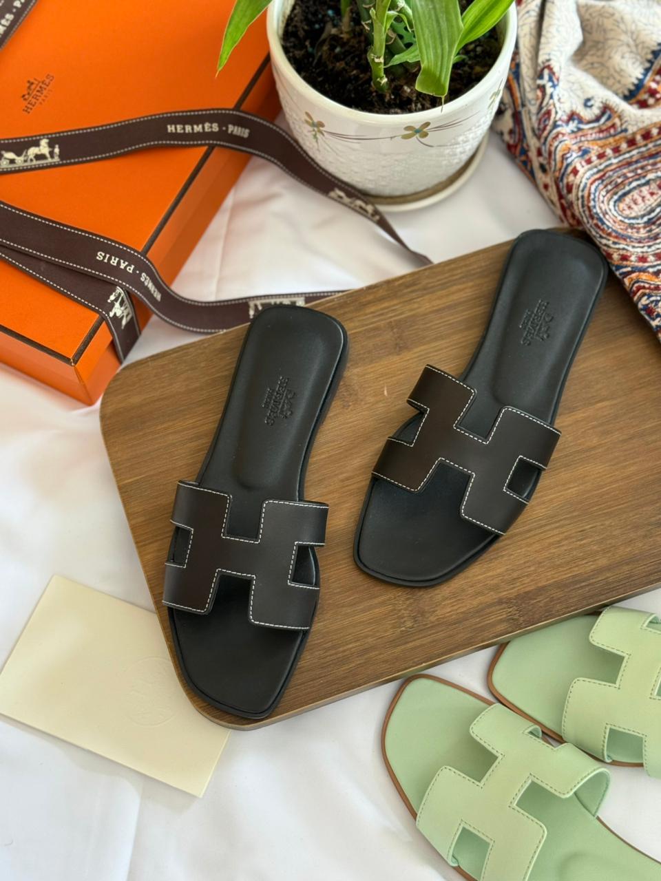 Ladies Hermes flats Lilly Onlines