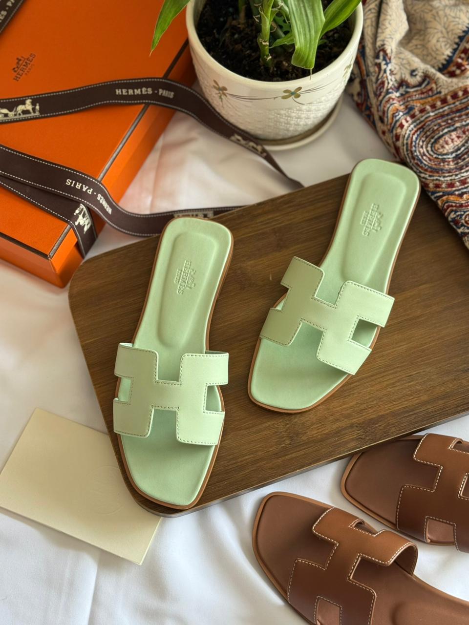 Ladies Hermes flats Lilly Onlines