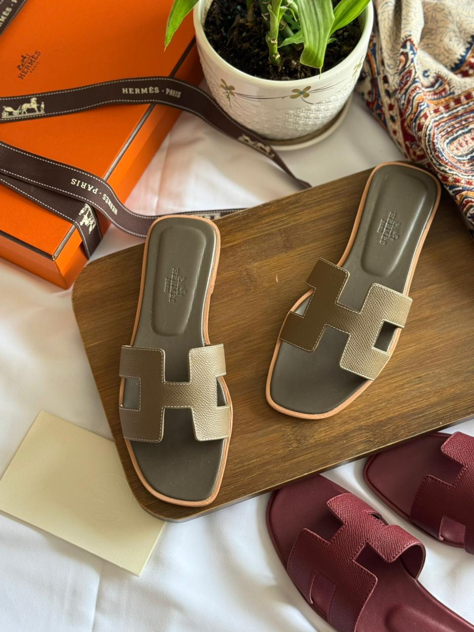 Ladies Hermes flats Lilly Onlines