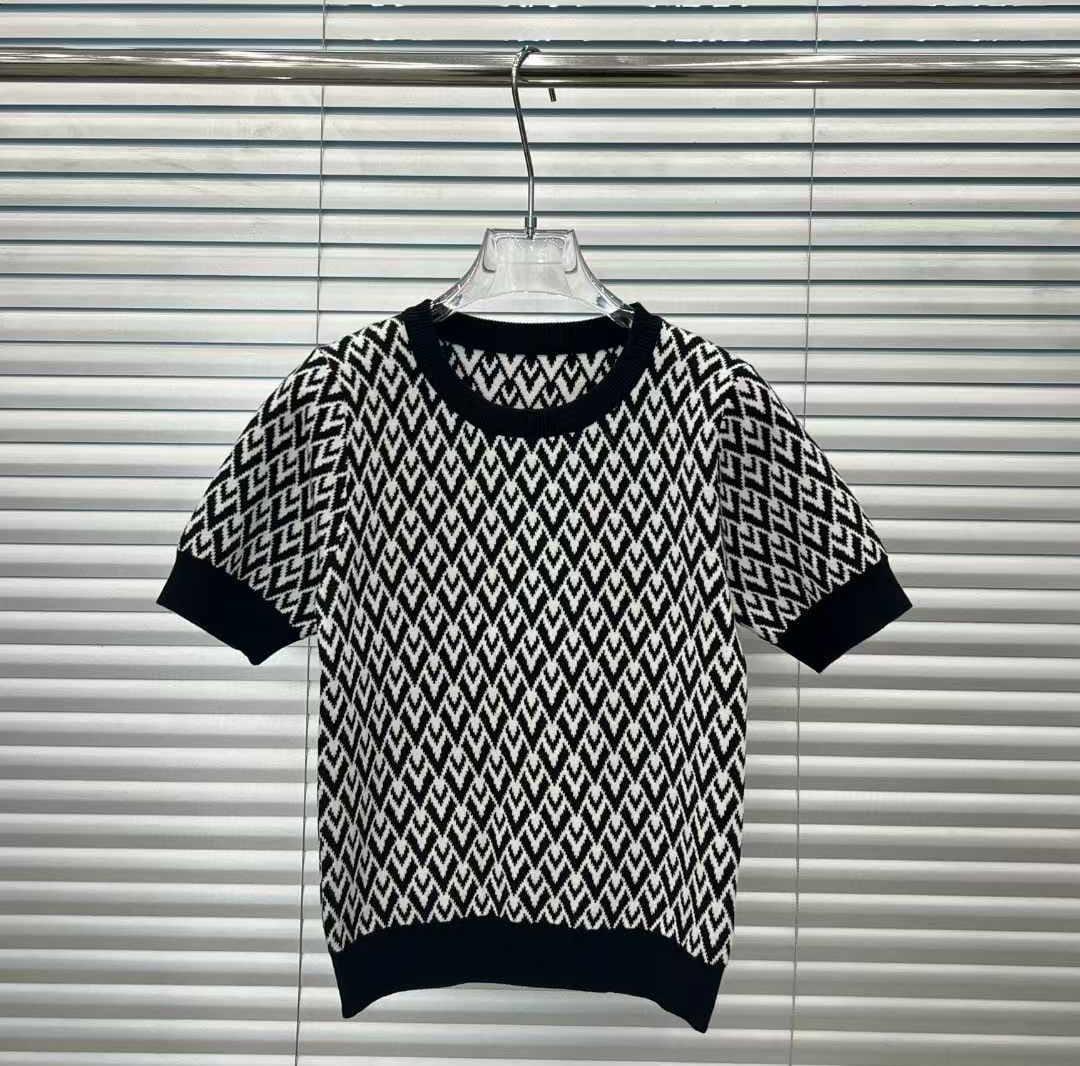 Ladies t-shirts and tops Lilly Onlines