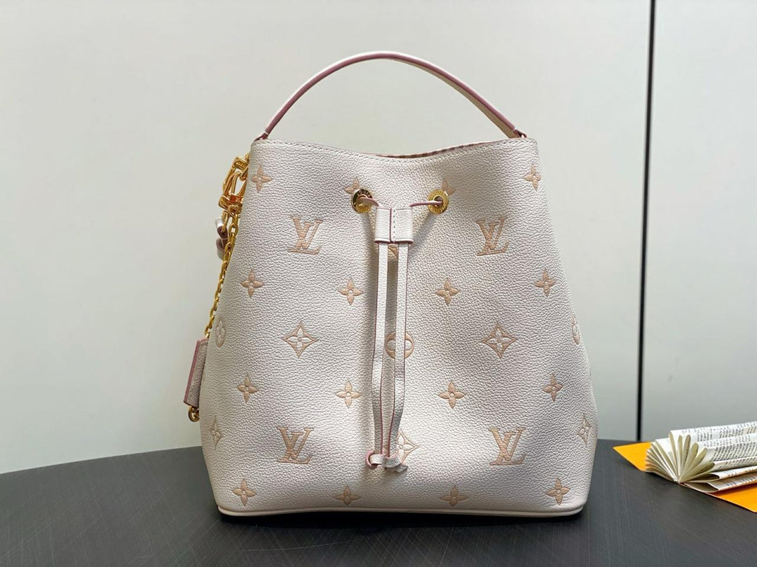 Ladies Lv bags Lilly Onlines