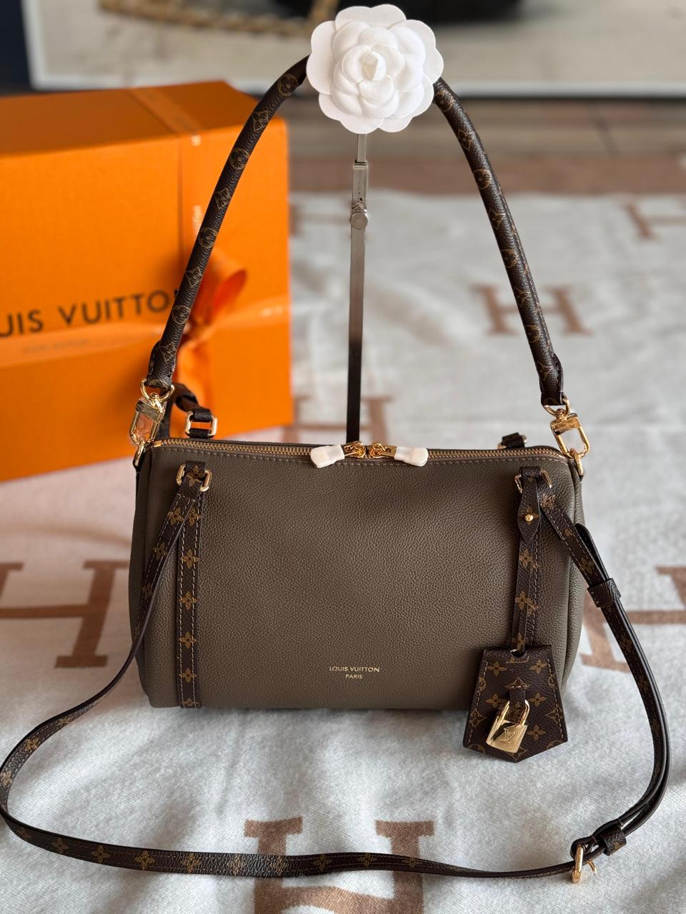 Ladies Lv bags Lilly Onlines