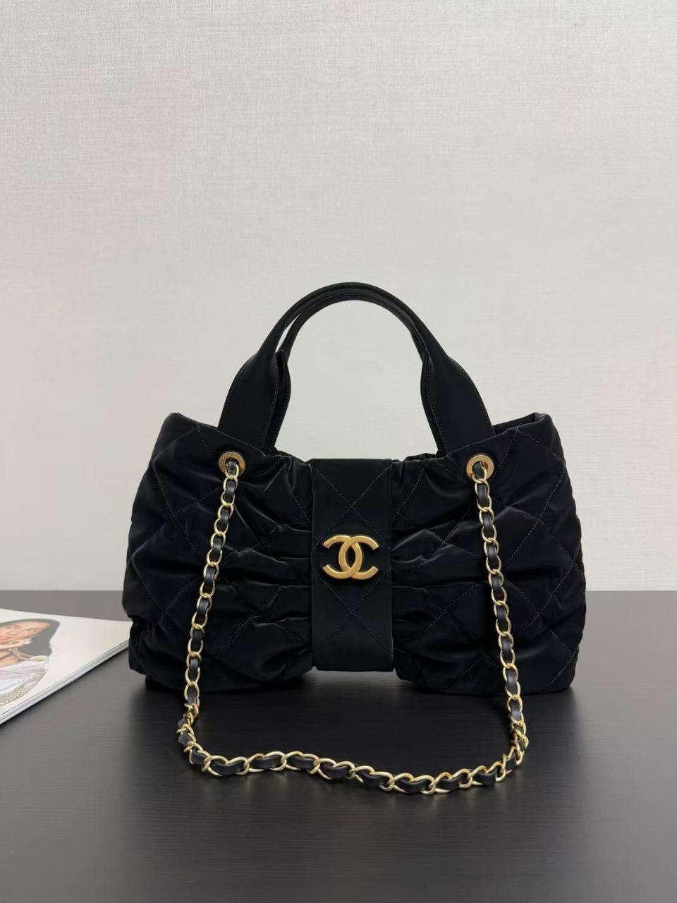 Ladies Chanel bags Lilly Onlines