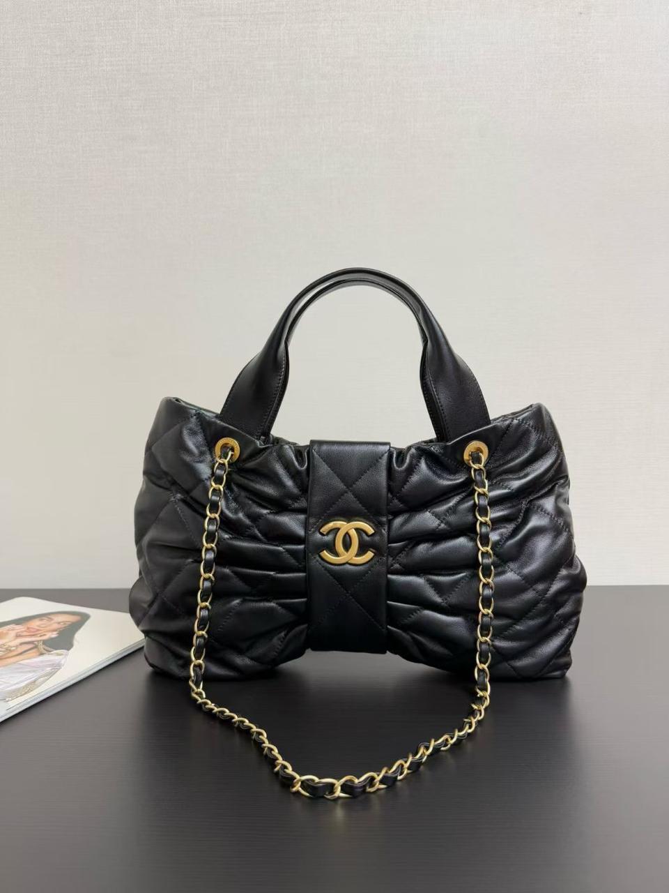 Ladies Chanel bags Lilly Onlines