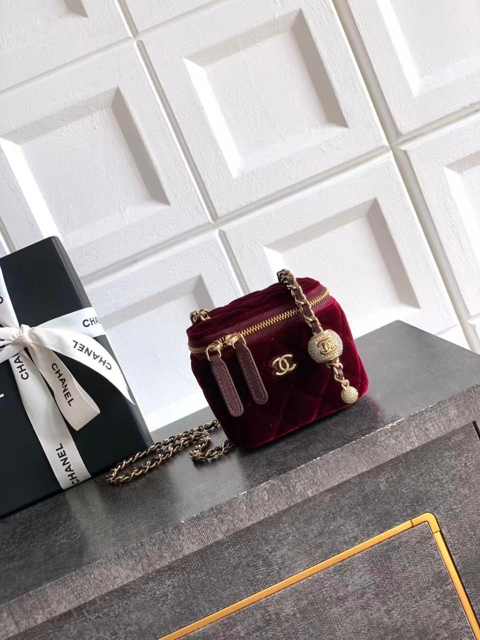 Ladies Chanel bags Lilly Onlines