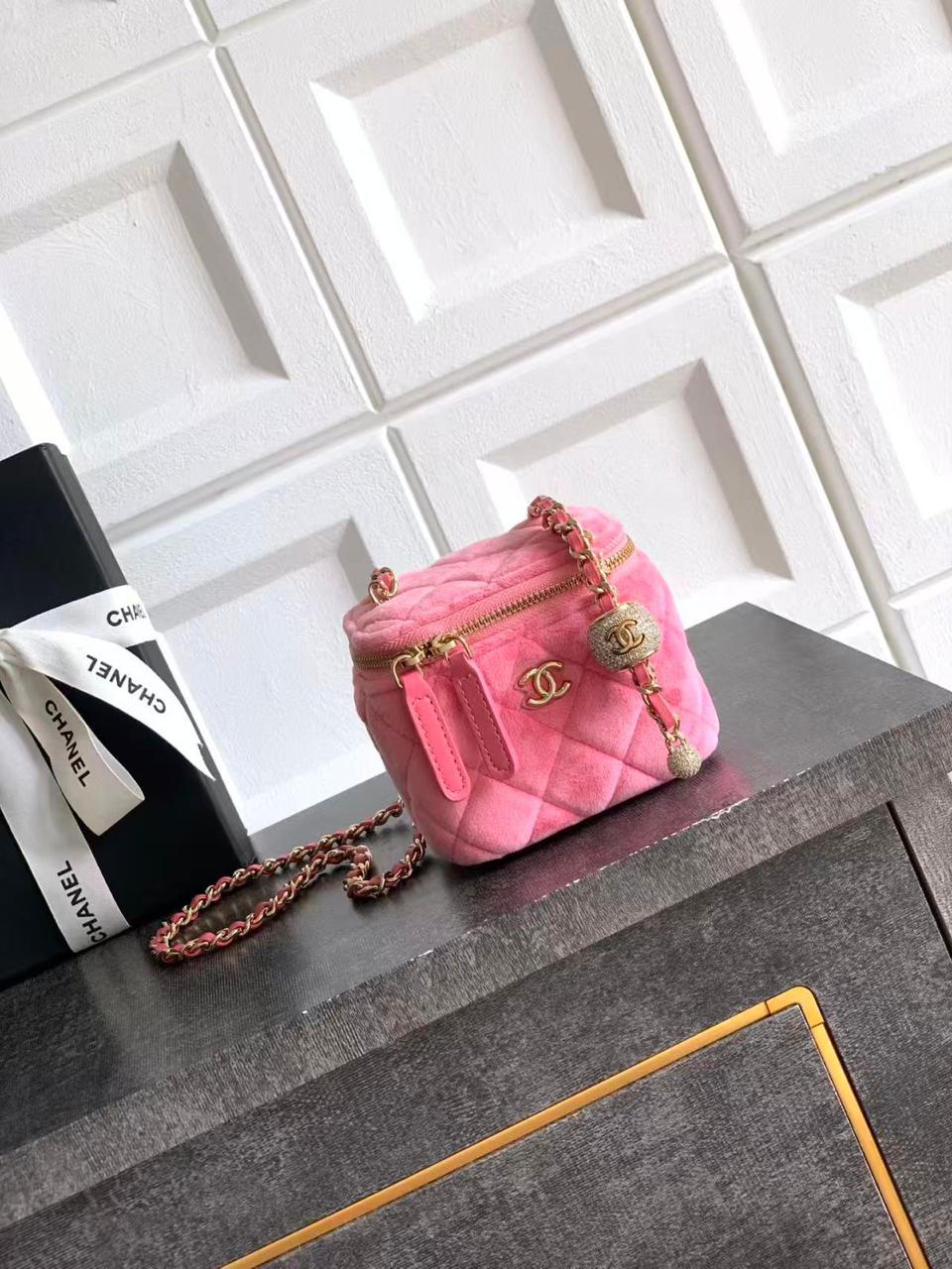 Ladies Chanel bags Lilly Onlines