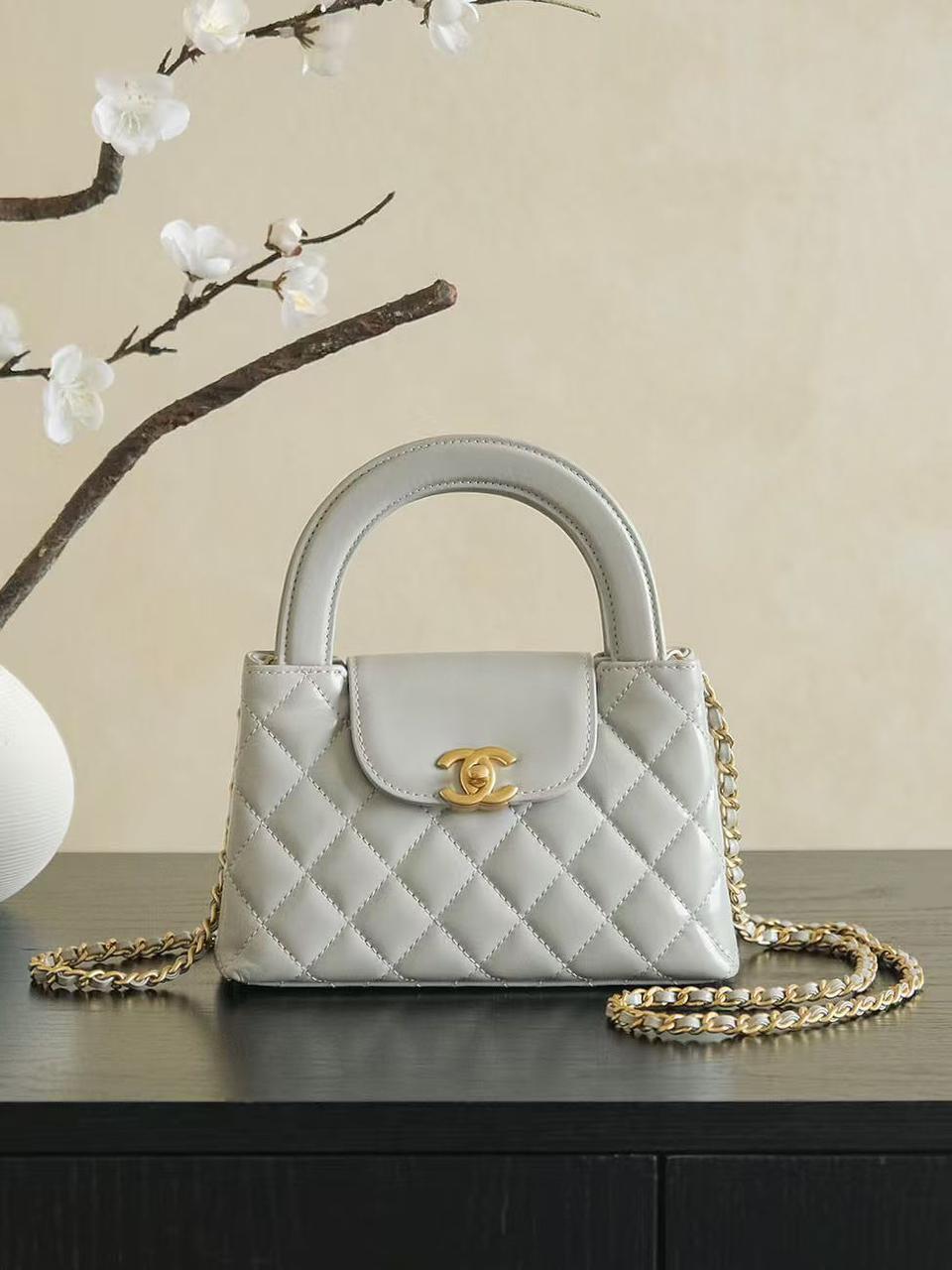 Ladies Chanel bags Lilly Onlines