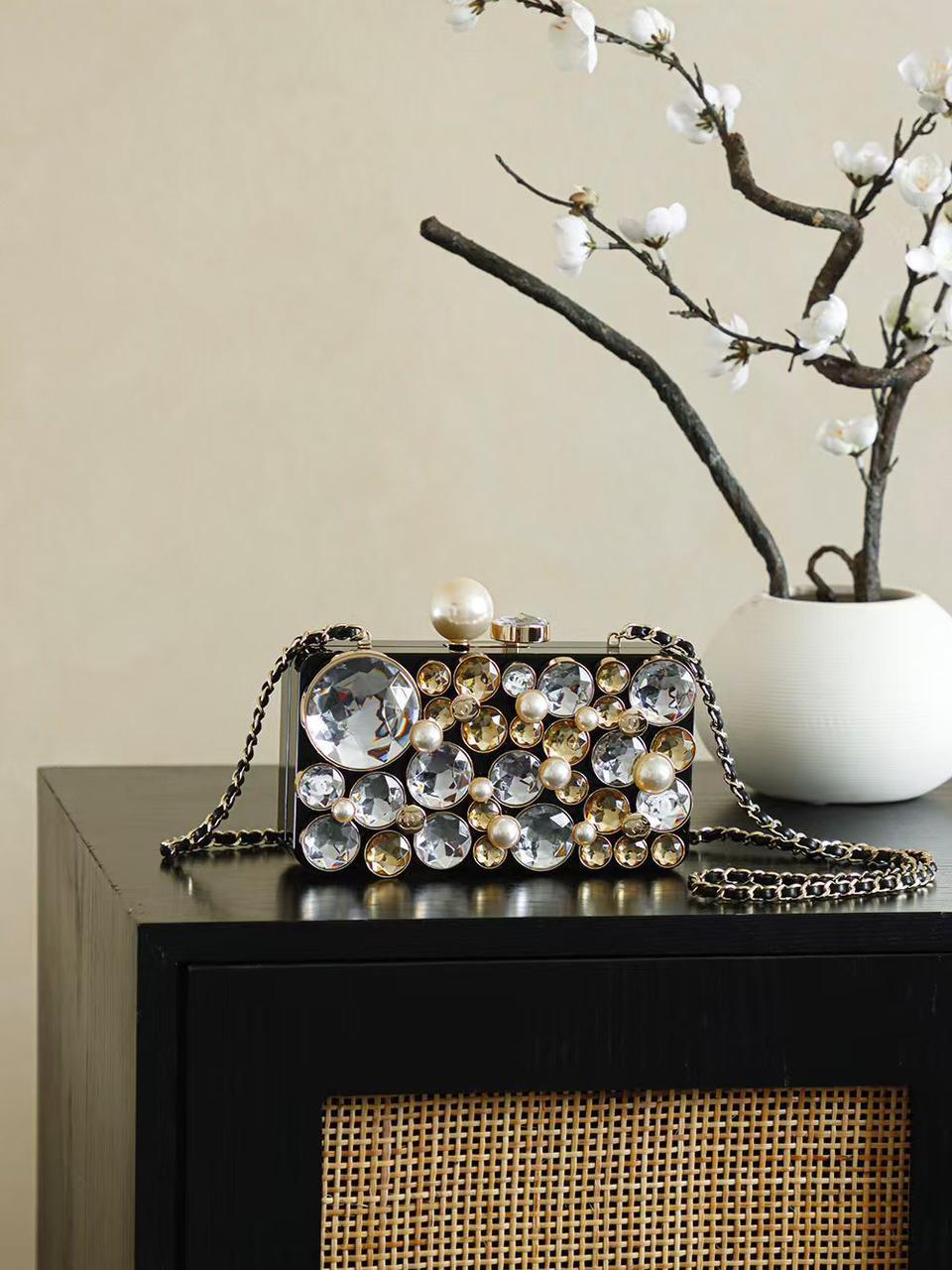 Ladies Chanel bags Lilly Onlines