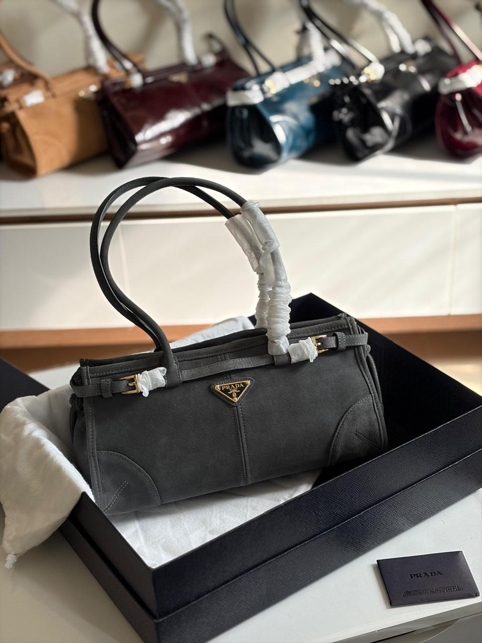 Ladies Prada bags Lilly Onlines