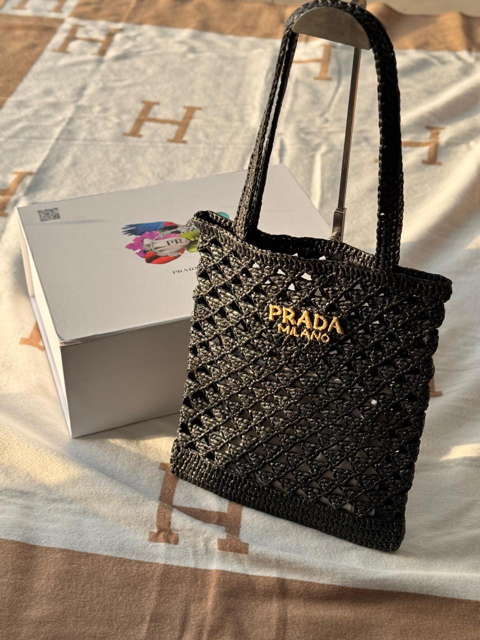 Ladies Prada bags Lilly Onlines