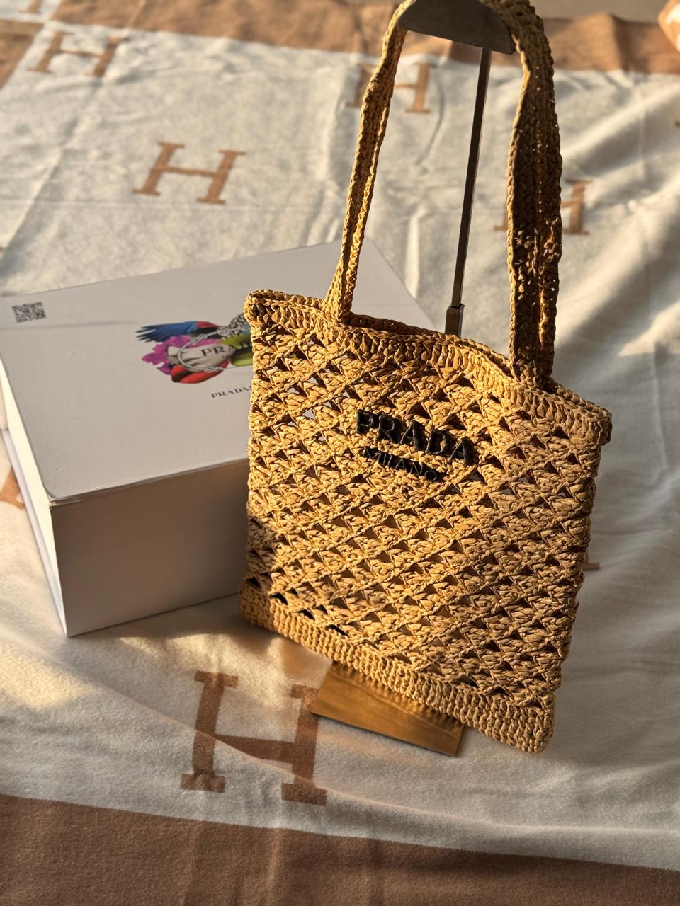 Ladies Prada bags Lilly Onlines