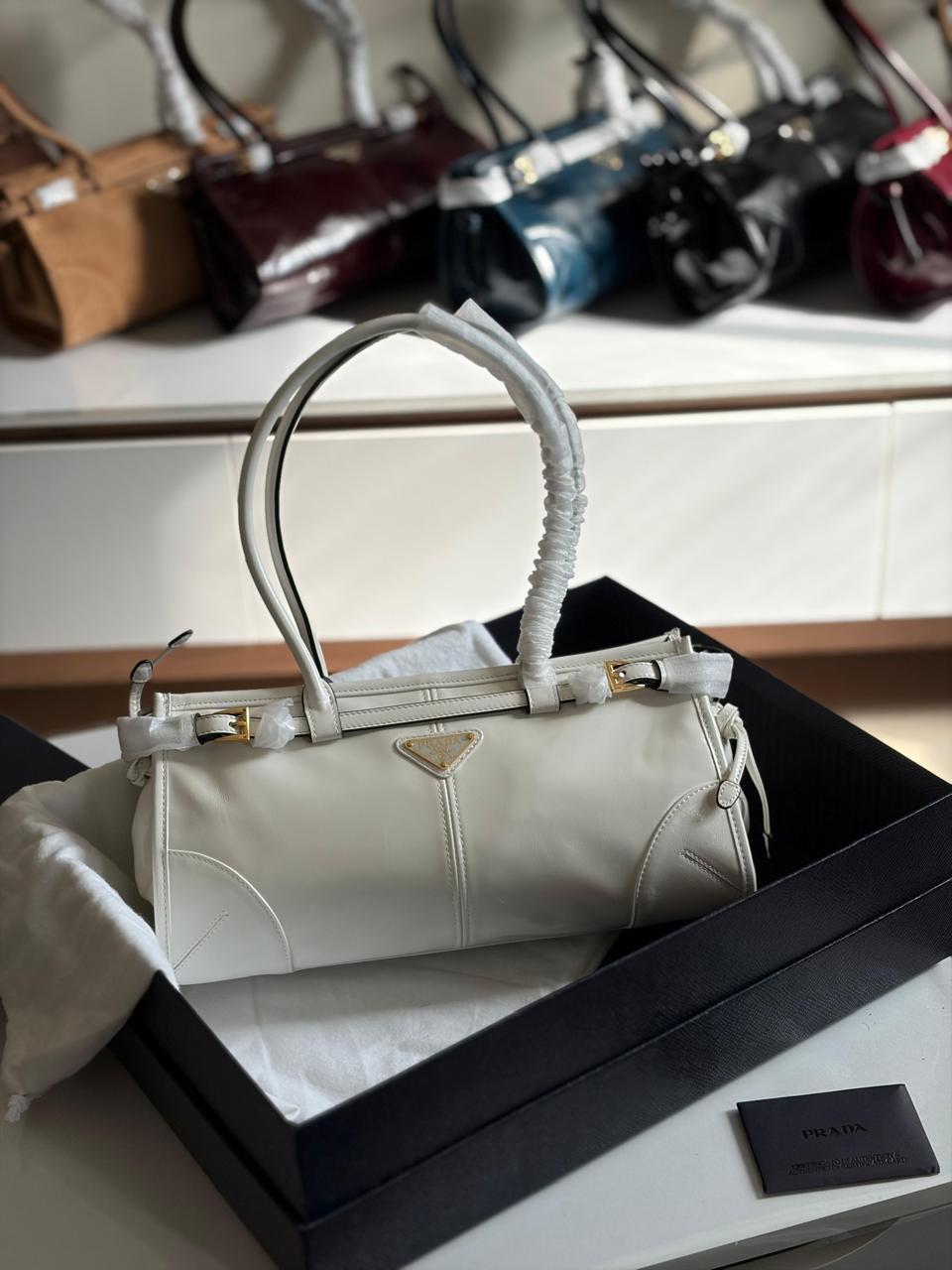 Ladies Prada bags Lilly Onlines