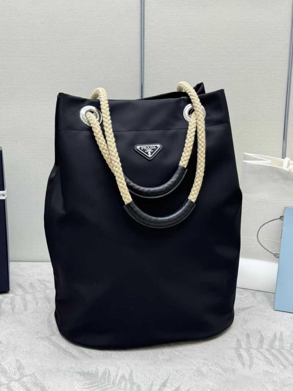 Ladies Prada bags Lilly Onlines