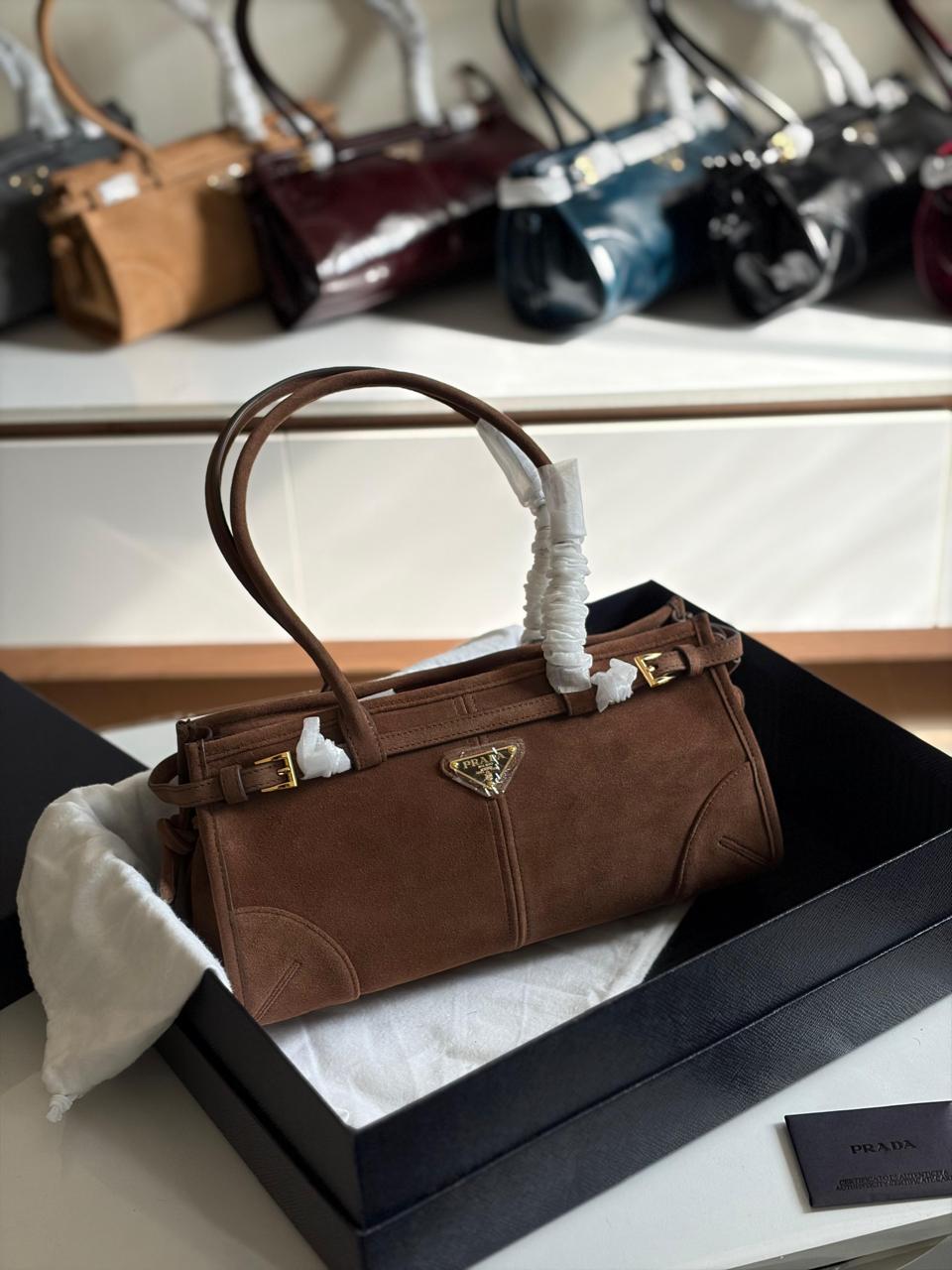 Ladies Prada bags Lilly Onlines