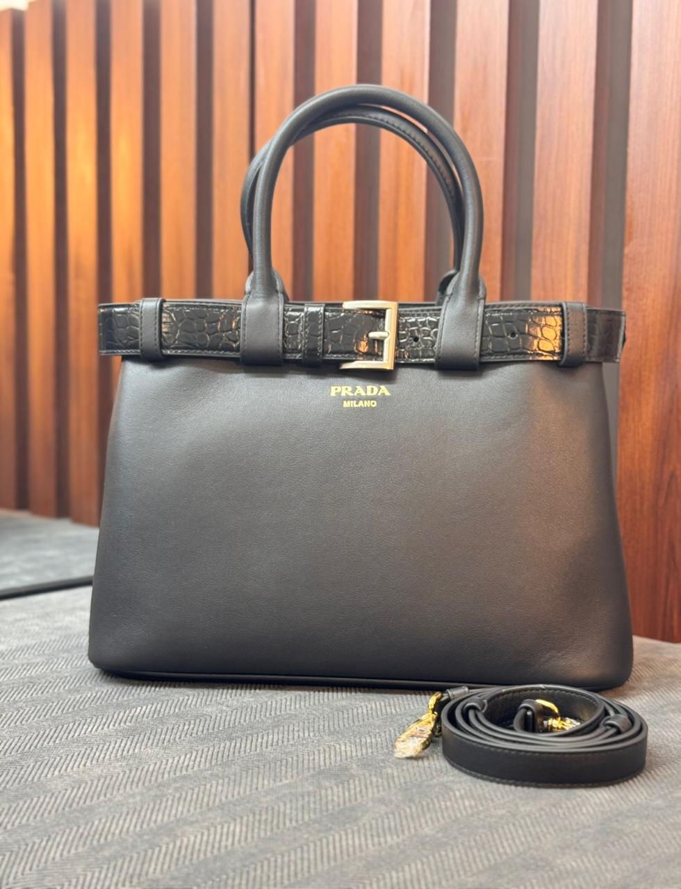 Ladies Prada bags Lilly Onlines