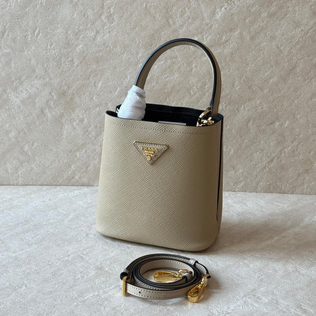 Ladies Prada bags Lilly Onlines