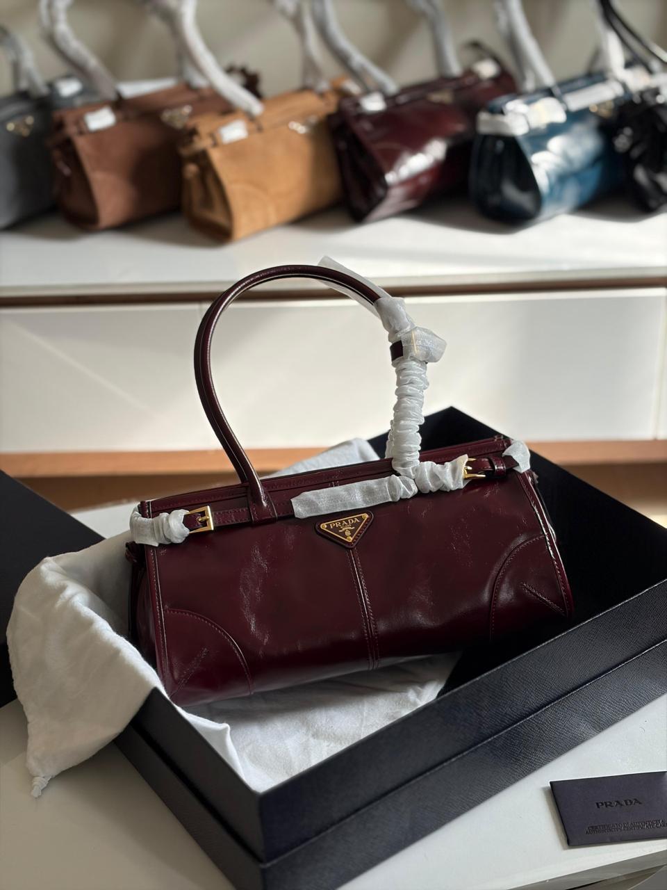 Ladies Prada bags Lilly Onlines