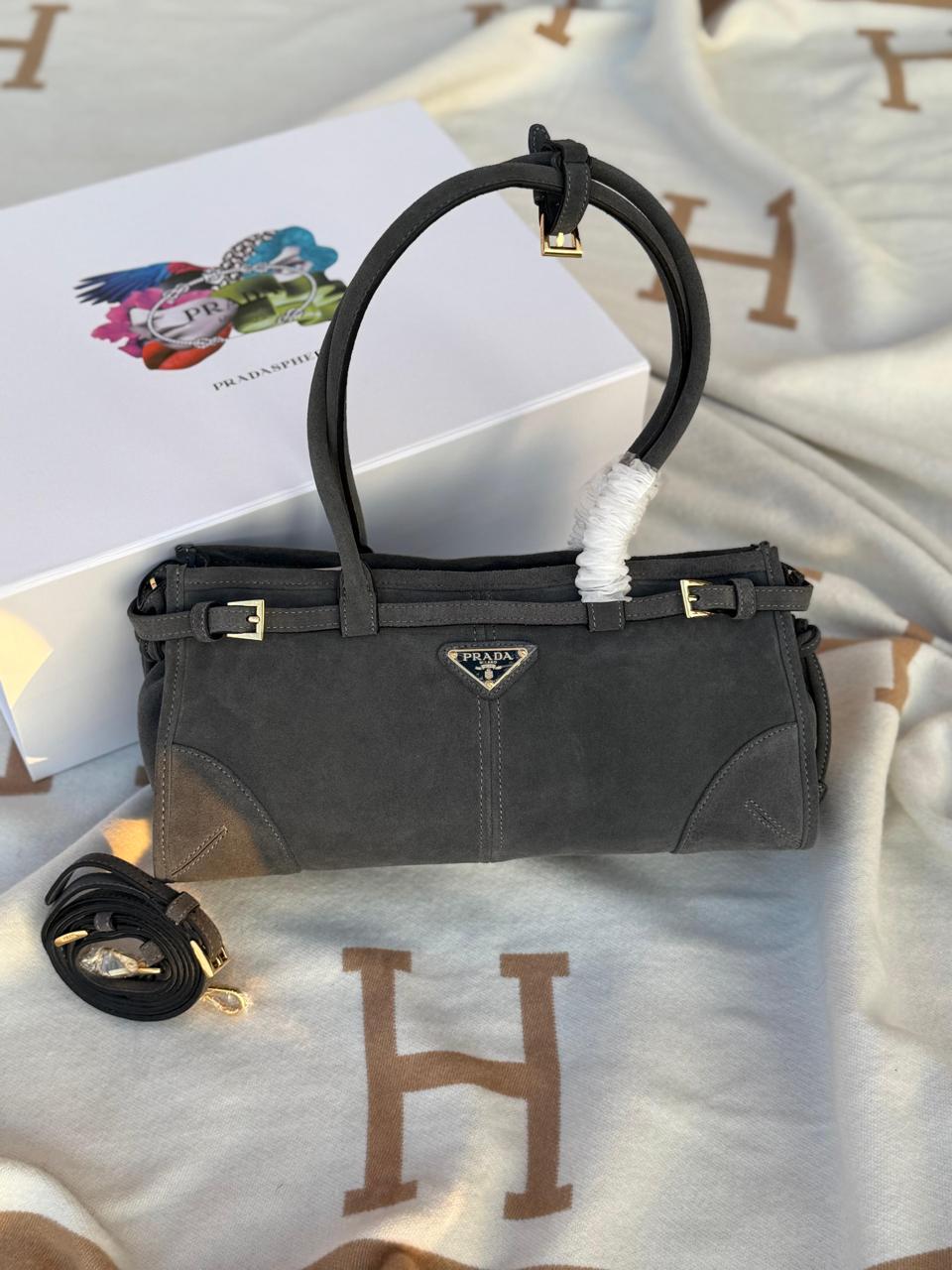 Ladies Prada bags Lilly Onlines