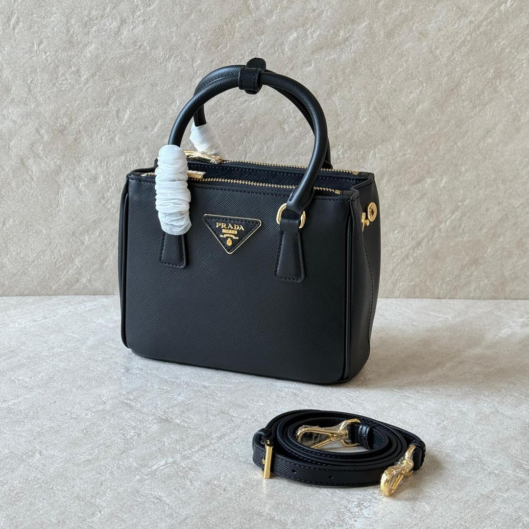 Ladies Prada bags Lilly Onlines