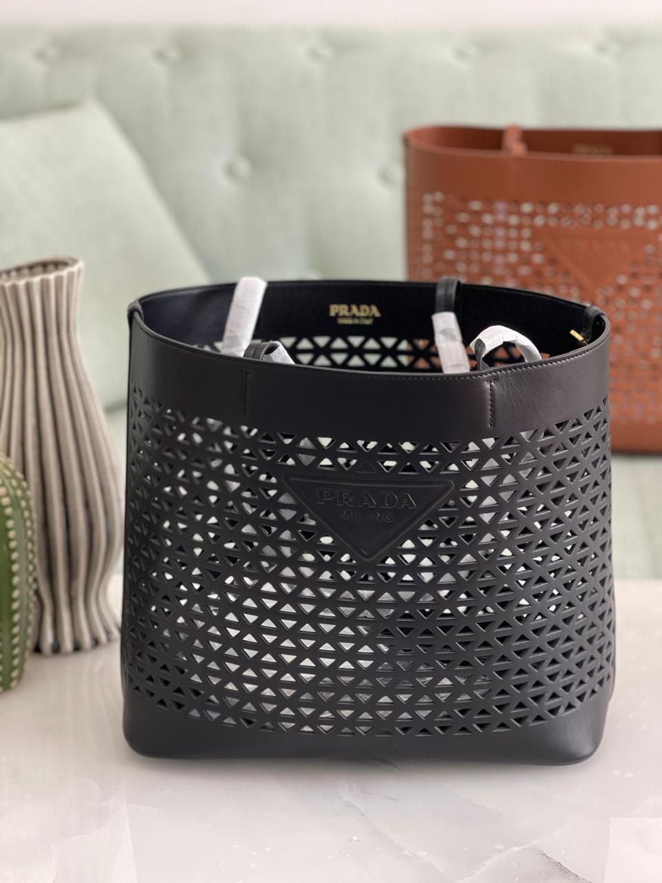 Ladies Prada bags Lilly Onlines